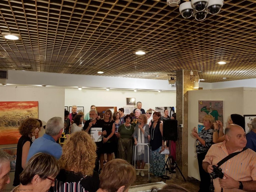 טקס הנאומים באירוע פתיחת תערוכת אמני מוזה רעננה -בין מילה לתמונה-. טקס הנאומים באירוע פתיחת תערוכת אמני מוזה רעננה -בין מילה לתמונה-.