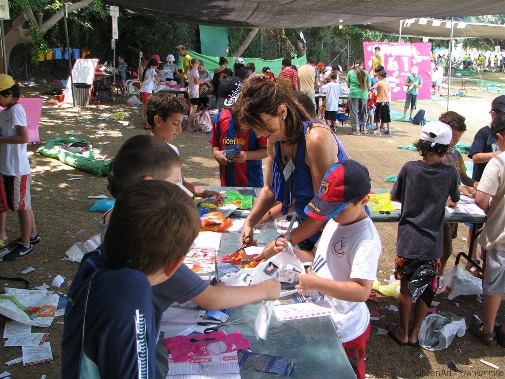 סדנאות יצירה ירוקה בקייטנות טבע של אוניברסיטת ת