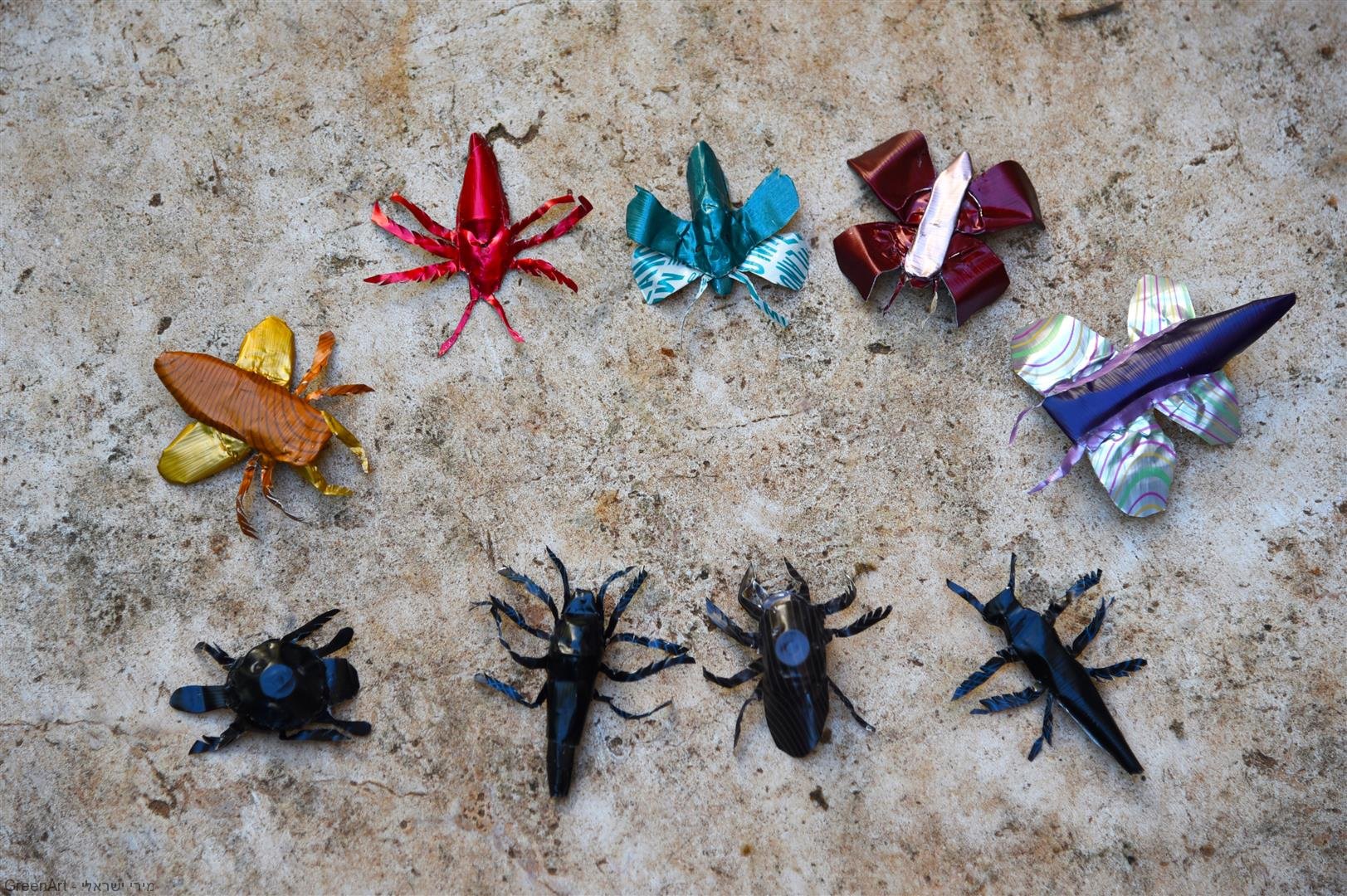 פיסול חרקים מקפסולות של קפה - אמנות אקולוגית  ECO ART