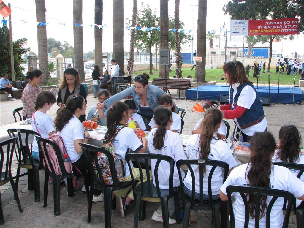יום מעשים טובים למען הסביבה בעיר רמלה שיתוף פעולה בין יהודים לערבים