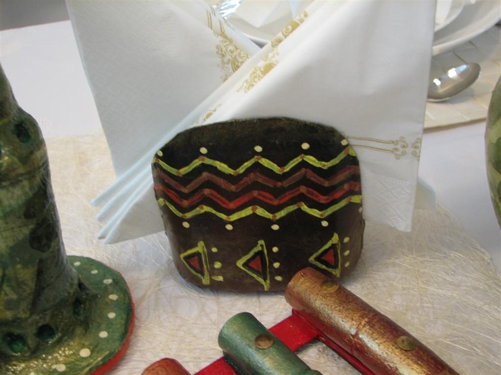 מעמד למפיות מבקבוק פלסטיק של קטשופ