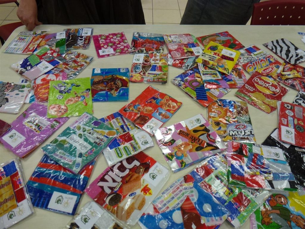 נרתיקים וארנקים משקיות ניילון צבעוניות