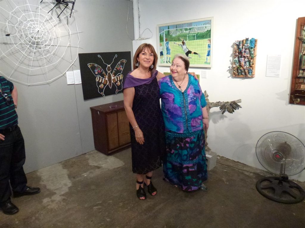 עם בתיה עוזיאל מורתי היקרה המציגה בתערוכה אתי עם בתיה עוזיאל מורתי היקרה המציגה בתערוכה אתי