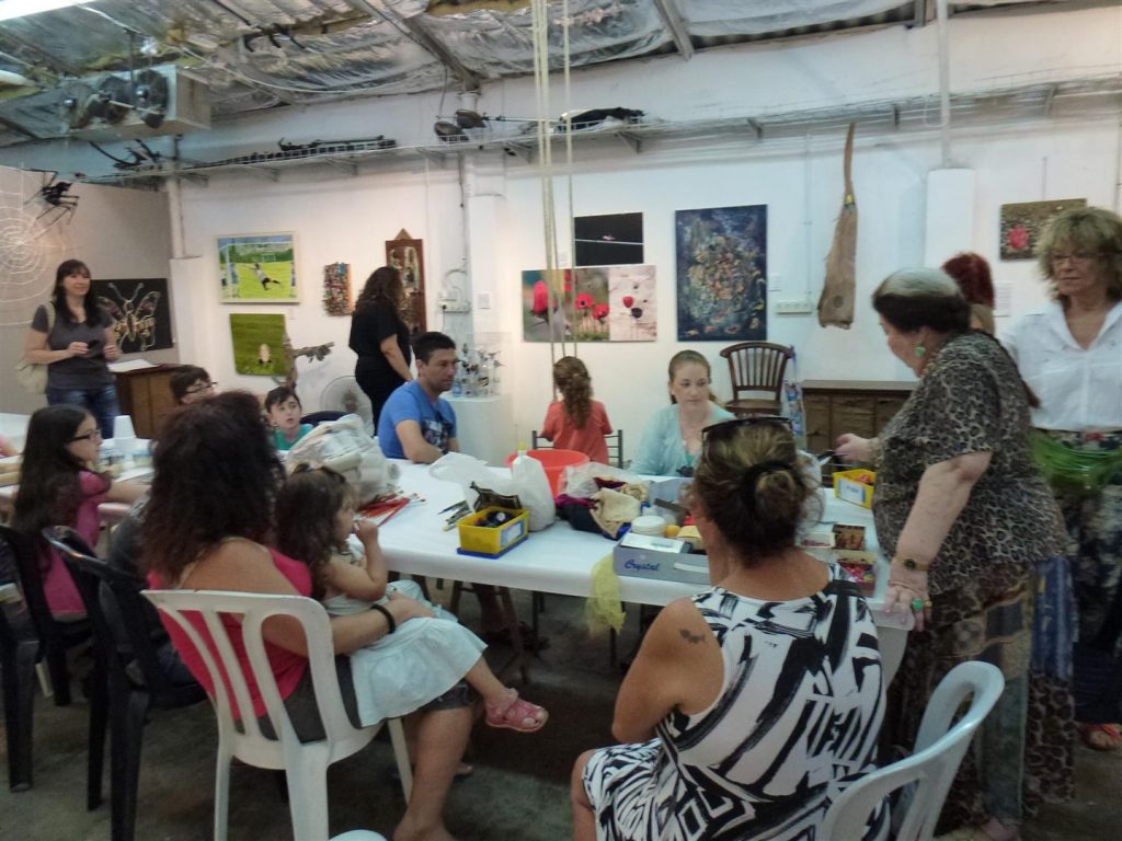 סדנת פיסול פרצופים מחומרים ממוחזרים סדנת פיסול פרצופים מחומרים ממוחזרים