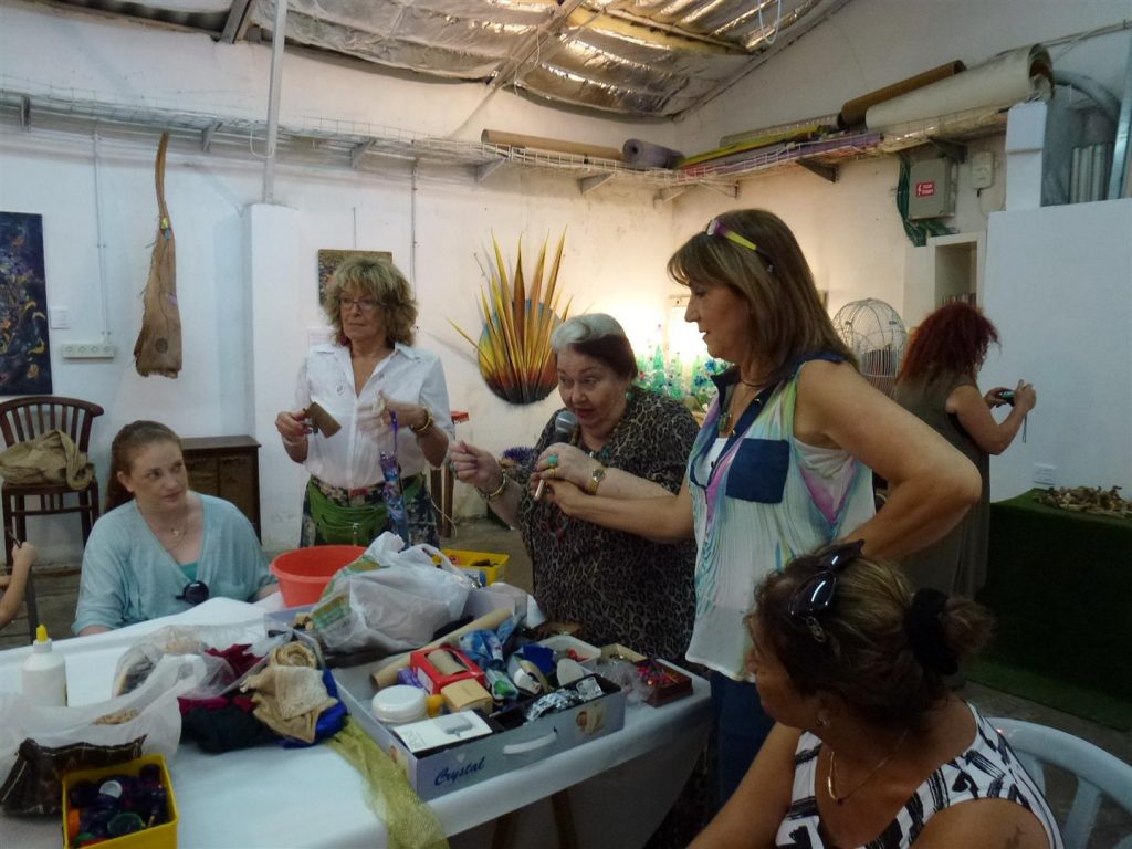 סדנת פיסול פרצופים מחומרים ממוחזרים סדנת פיסול פרצופים מחומרים ממוחזרים