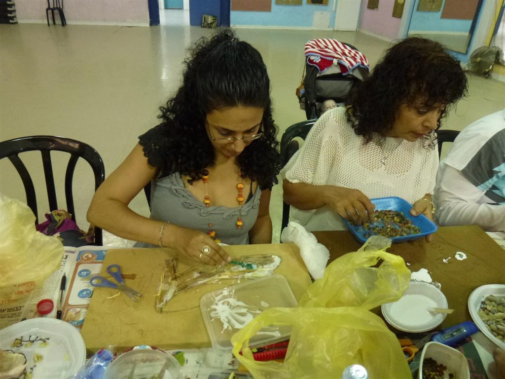 חברות הפורום נהנות מחדוות היצירה מן הטבע