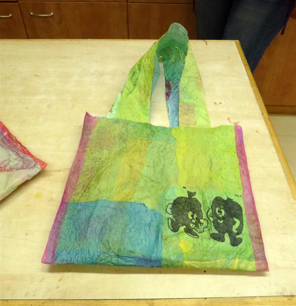 תיק של יונת שעיצבה עם בעלי חיים