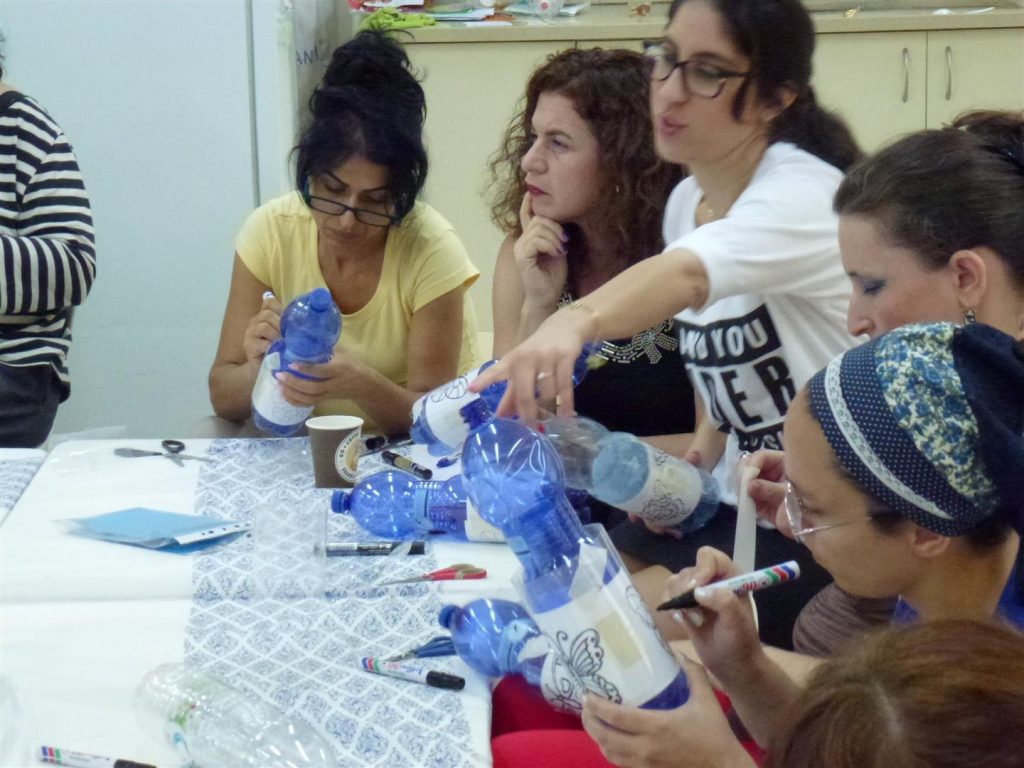 גננות עירית תא בסדנת יצירה ירוקה