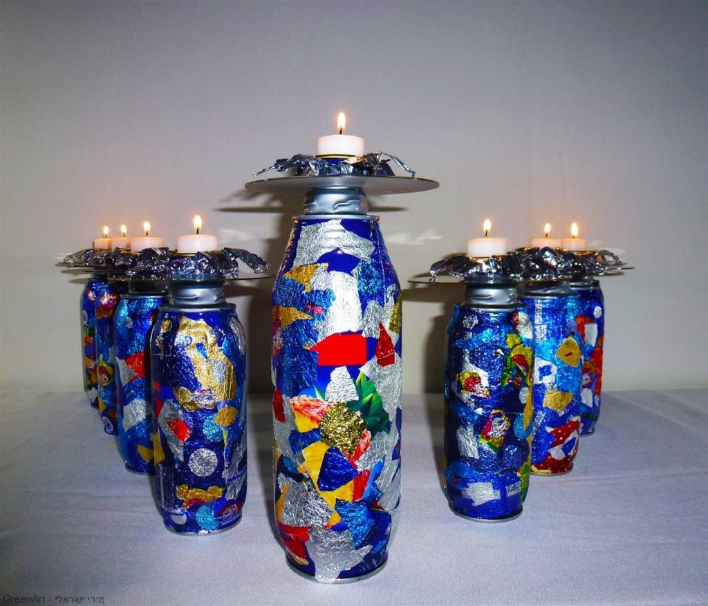 כמה יופי וזוהר בחנוכיה הממוחזרת מחומרים שיועדו לפח ועברו מהפך