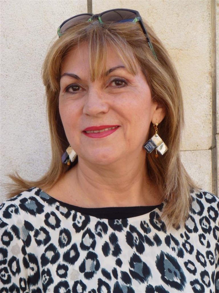 תכשיטים אקולוגיים זוהרים משימוש חוזר באריזות מזון. Jewelry ecological תכשיטים אקולוגיים זוהרים משימוש חוזר באריזות מזון. Jewelry ecological