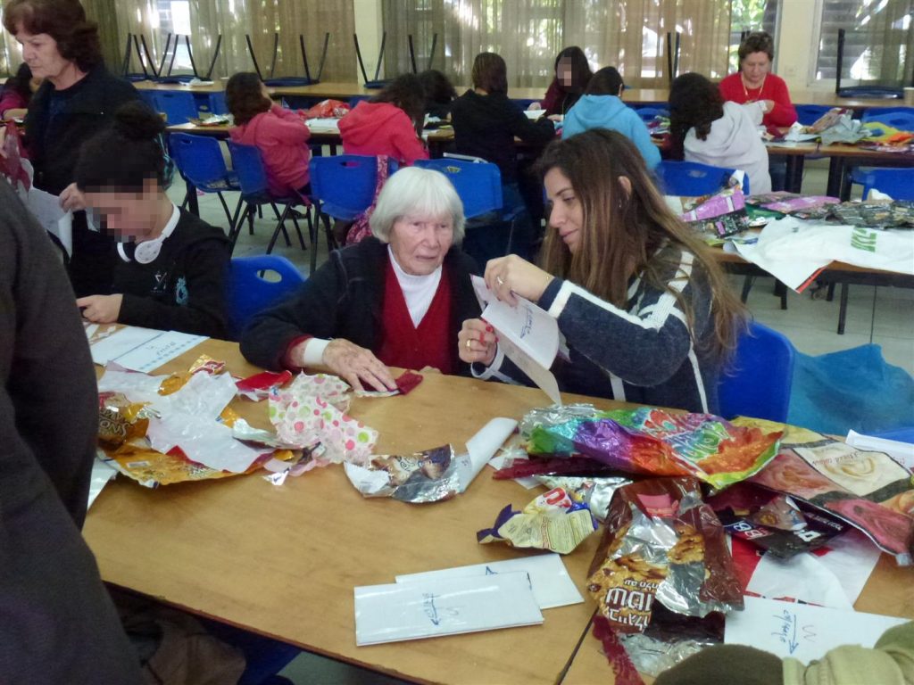 מתנדבי שיכון ובינוי בפעילות יחד עם קהילת ניצולי השואה מבני ברק
