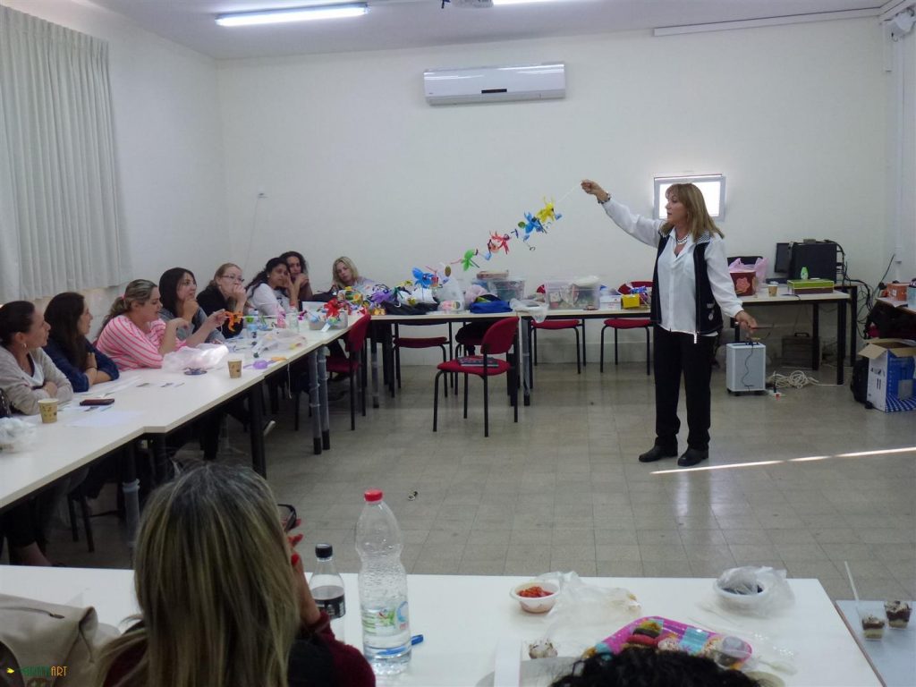 השתלמות לגננות וסייעות בהרצאה וסדנת יצירה מחומרים ממוחזרים
