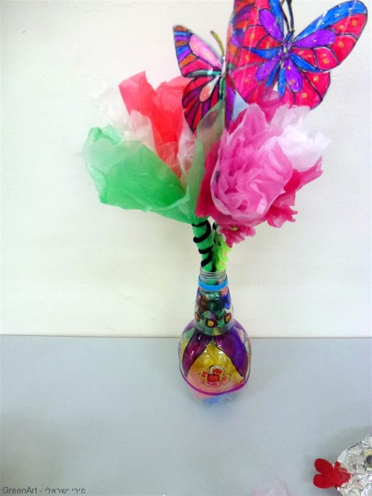 מפגשי העשרה לסייעות להכנת יצירות עם הילדים מחומרים בשימוש חוזר