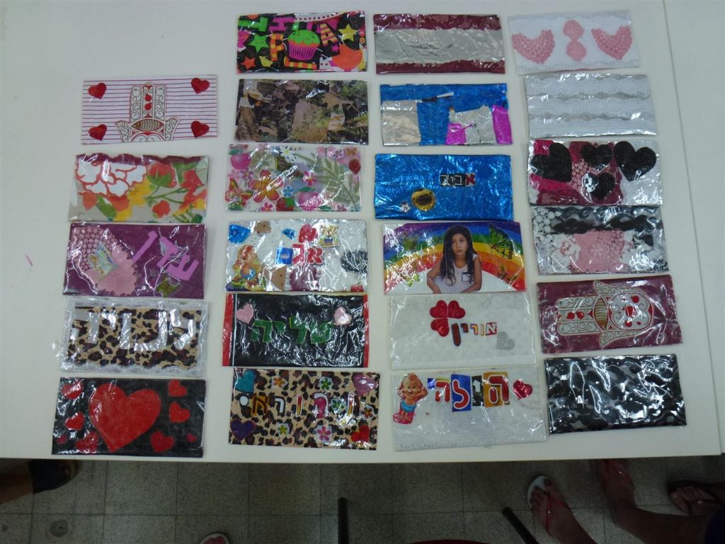 קלמרים מרהיבים שיצרו הסייעות מחומרים רבים בשימוש חוזר