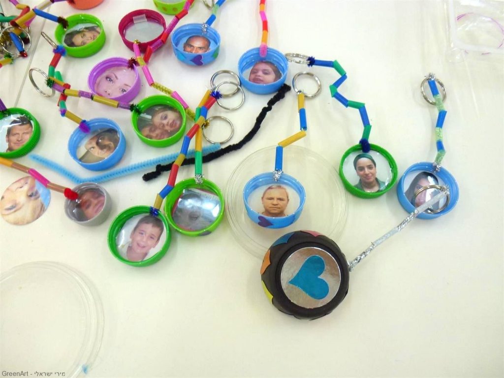 יצירת מחזיקי מפתחות אישיים מחומרים ממוחזרים