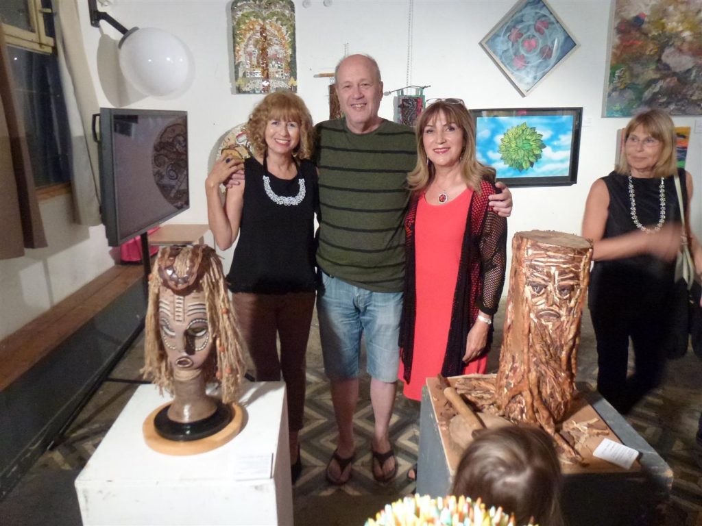 עם חבריי אמני מוזה רעננה משה אלון ושרה מלכי עם חבריי אמני מוזה רעננה משה אלון ושרה מלכי