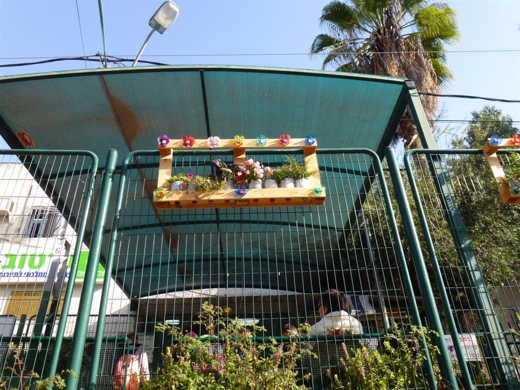 טיפוח סביבה ירוקה מפסולת עירונית לפריחה צבעונית- ECO ART ברעננה