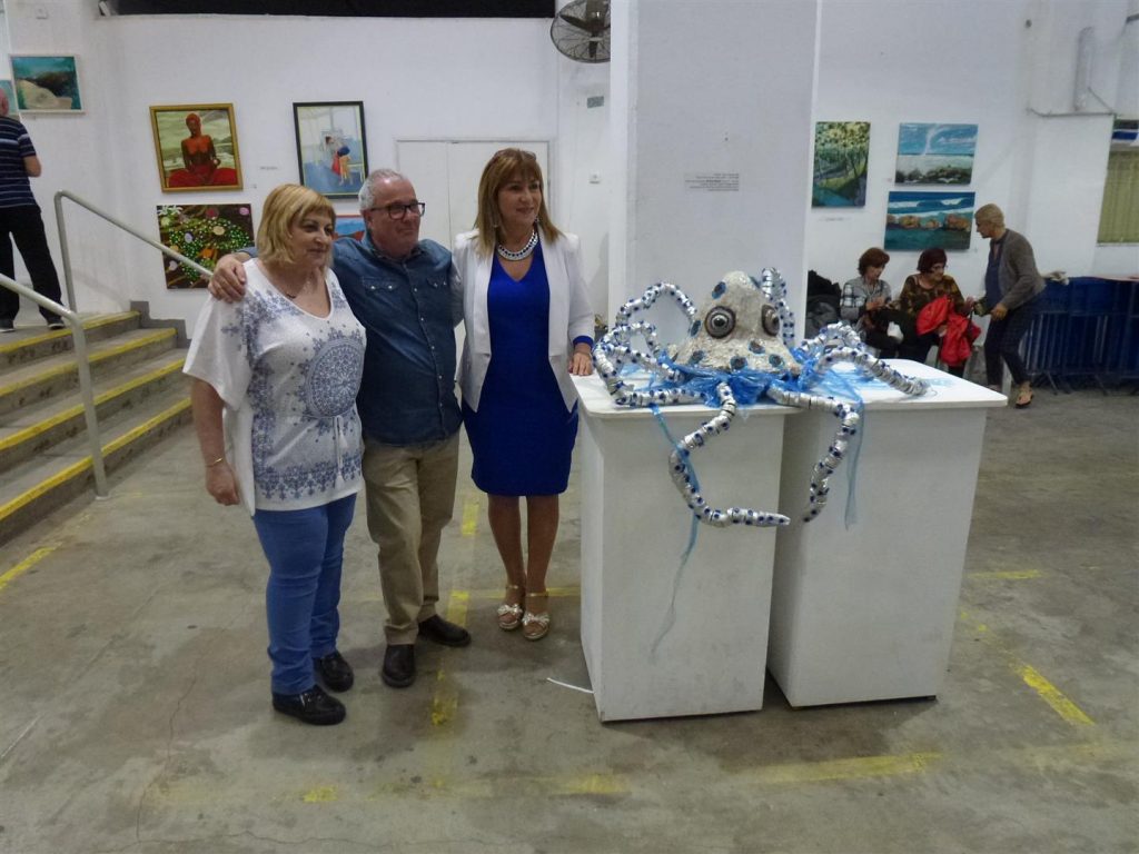 עם אוצר התערוכה איקי שובל והמפיקה שירי  מאיר מאיגוד אמני ישראל