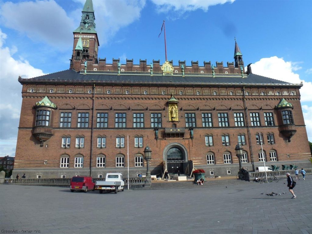 בית העירייה  במרכזה של  העיר קופנהגן
