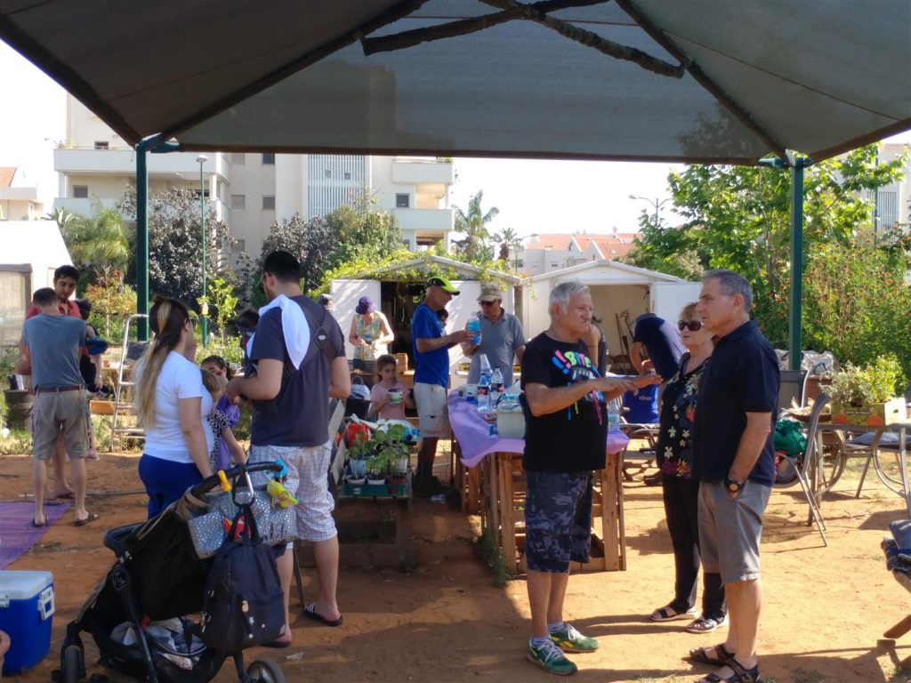 מפגשי החברים בסעודת מטעמים בטרם כניסת השבת